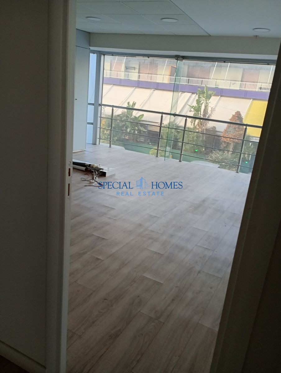 16cbcd3956d9411abfc3ea1fa77ebe56