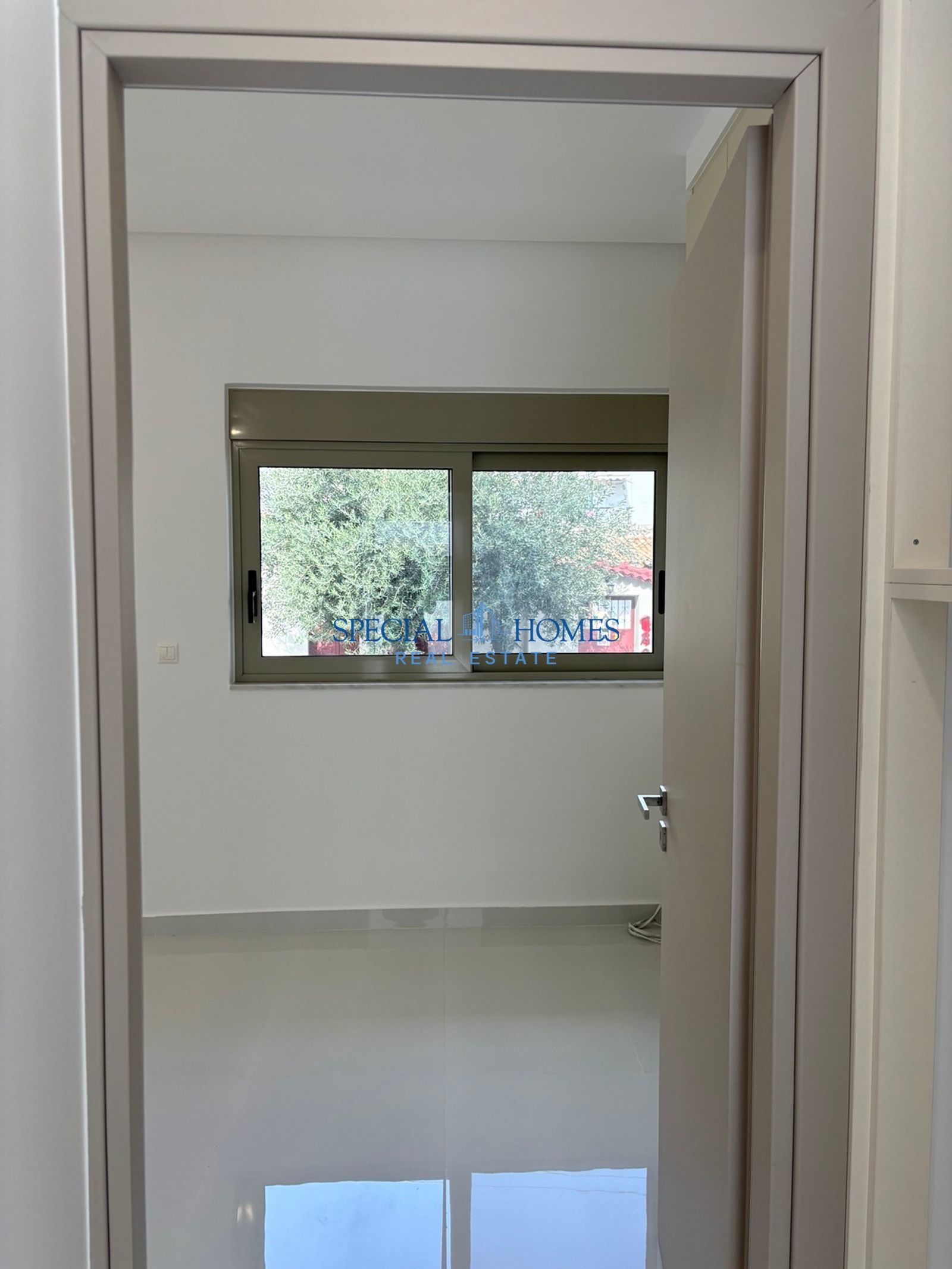 GOLDEN DEAL S.M.S.A.