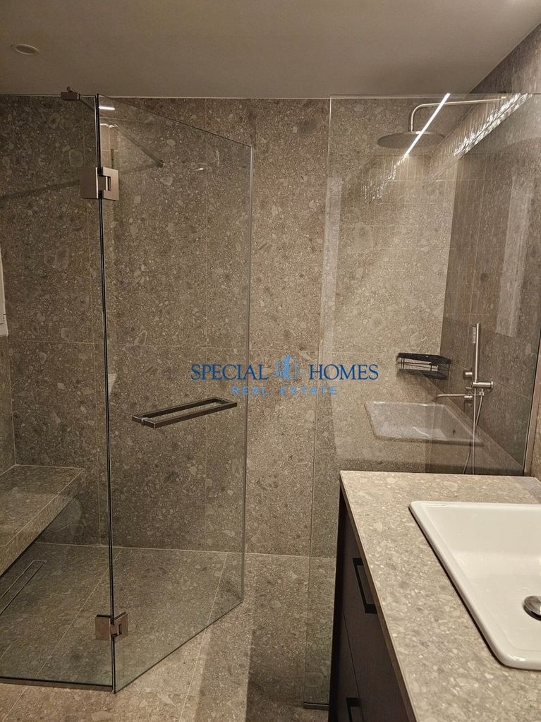 img_199b3ca6-d320-453e-8721-46c2f1667e80