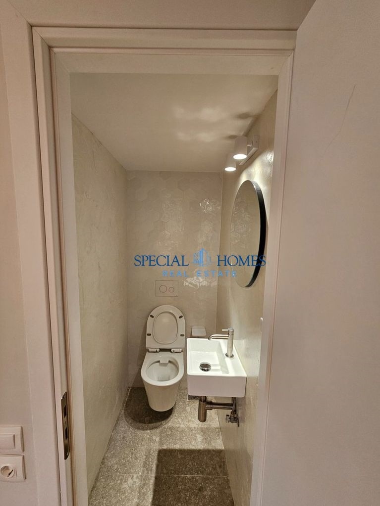 img_b754cb90-5a97-429c-9aef-683de9dd200b