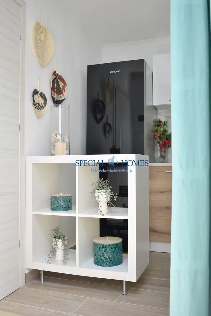 img_ce14a2b2-4c06-435b-bb8e-727832396b8a